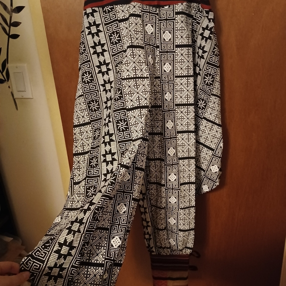 Forgotten Tribes Thai open leg pants - Picture 2 of 4